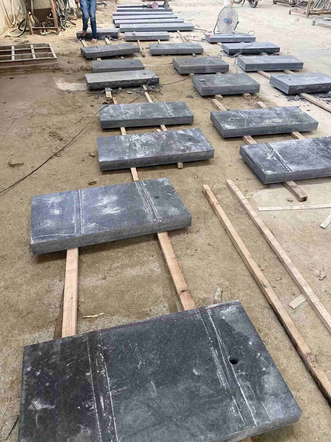 水景石材廠家具備相關生產(chǎn)資質(zhì)